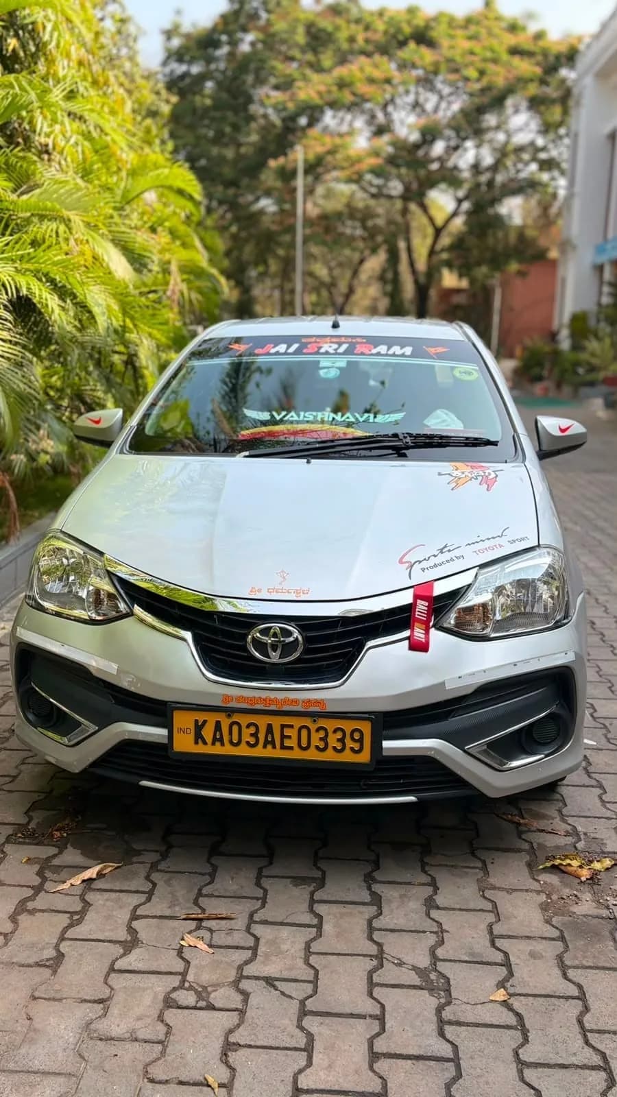 Sushi Travels Toyota Etios — photo 1 of 5