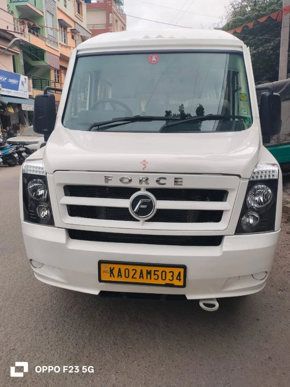 Sushi Travels Tempo Traveller AC — photo 5 of 7